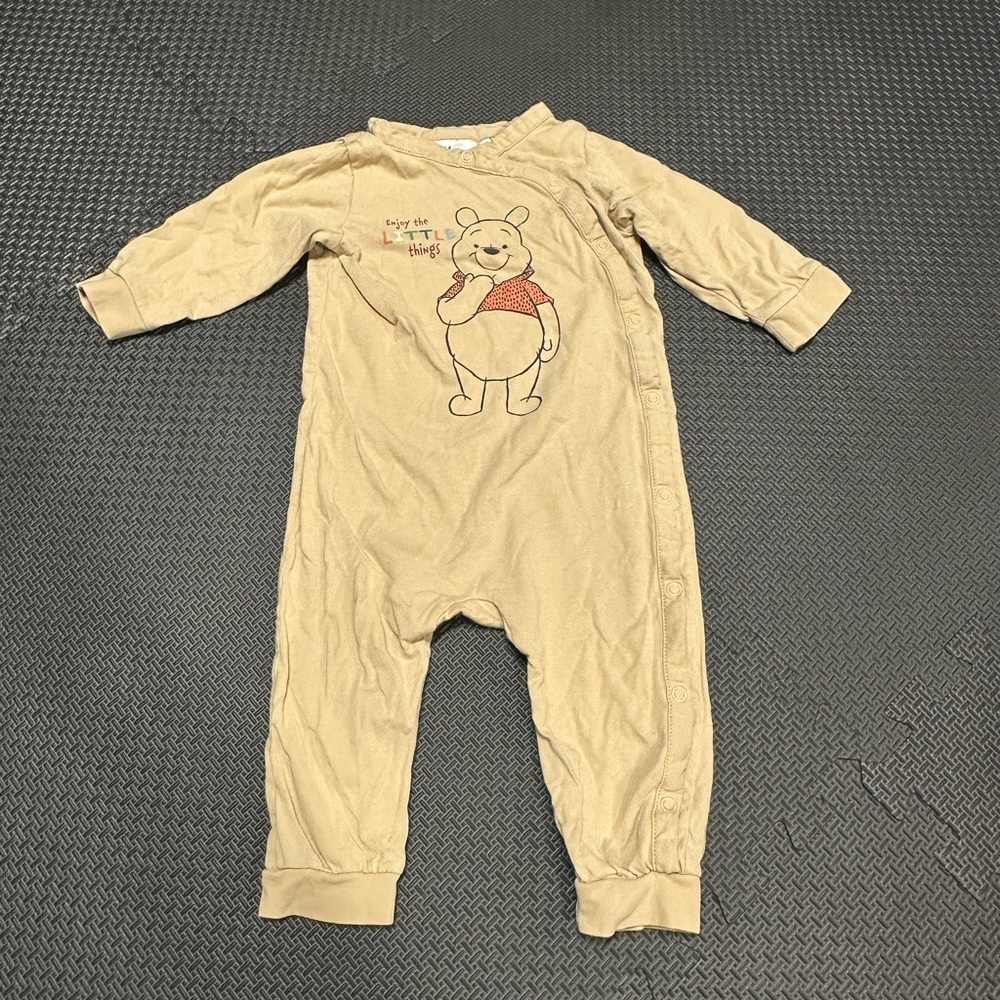 6/20$ H&M Disney Winnie the Pooh Tan One Piece with Long Sleeves 6-9 months